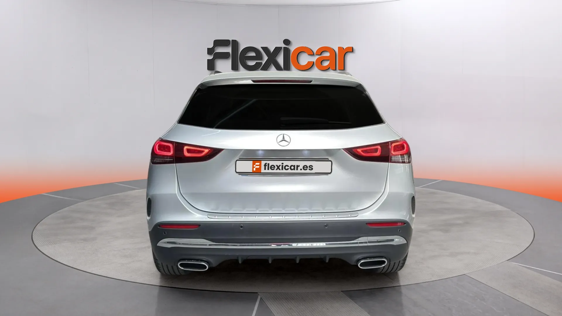 Mercedes-Benz GLA 180 - foto 12