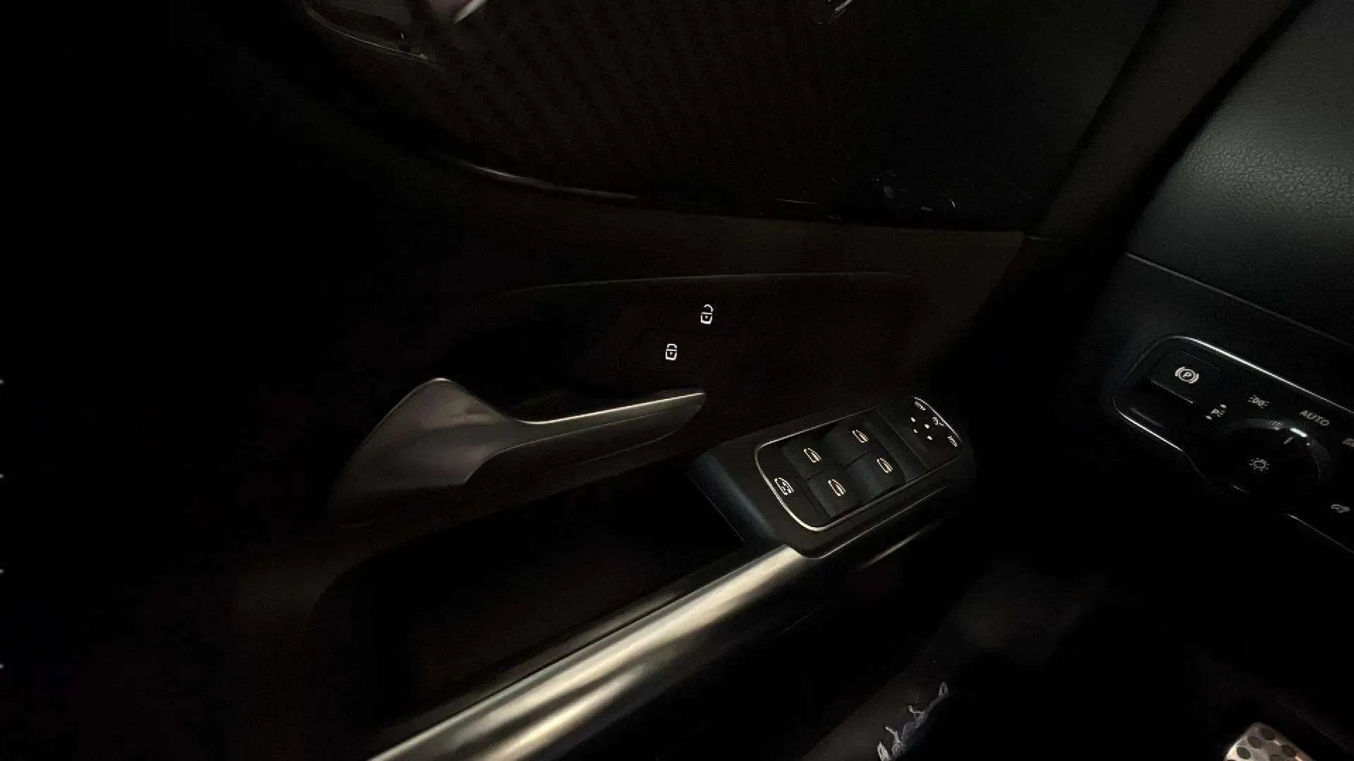 Mercedes-Benz GLA 180 - foto 24