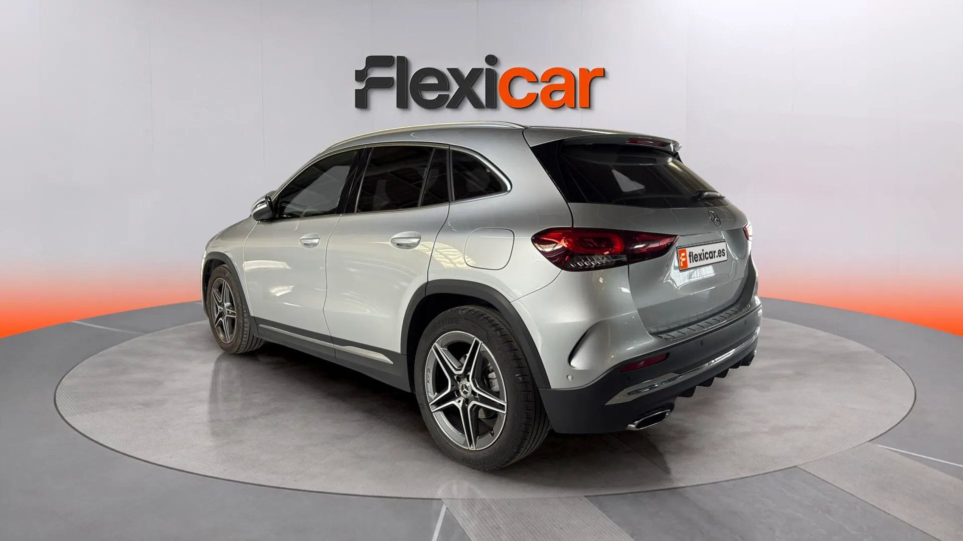Mercedes-Benz GLA 180 - foto 5