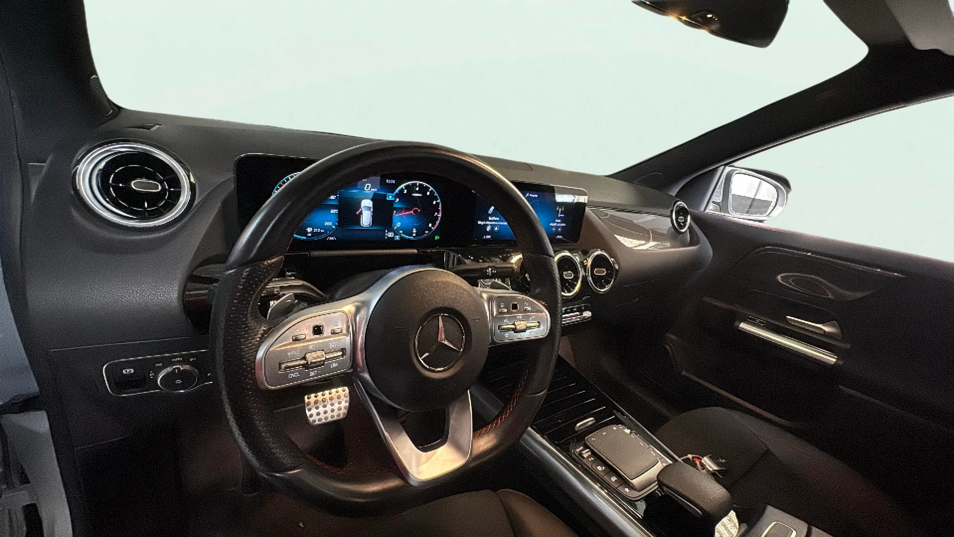Mercedes-Benz GLA 180 - foto 28