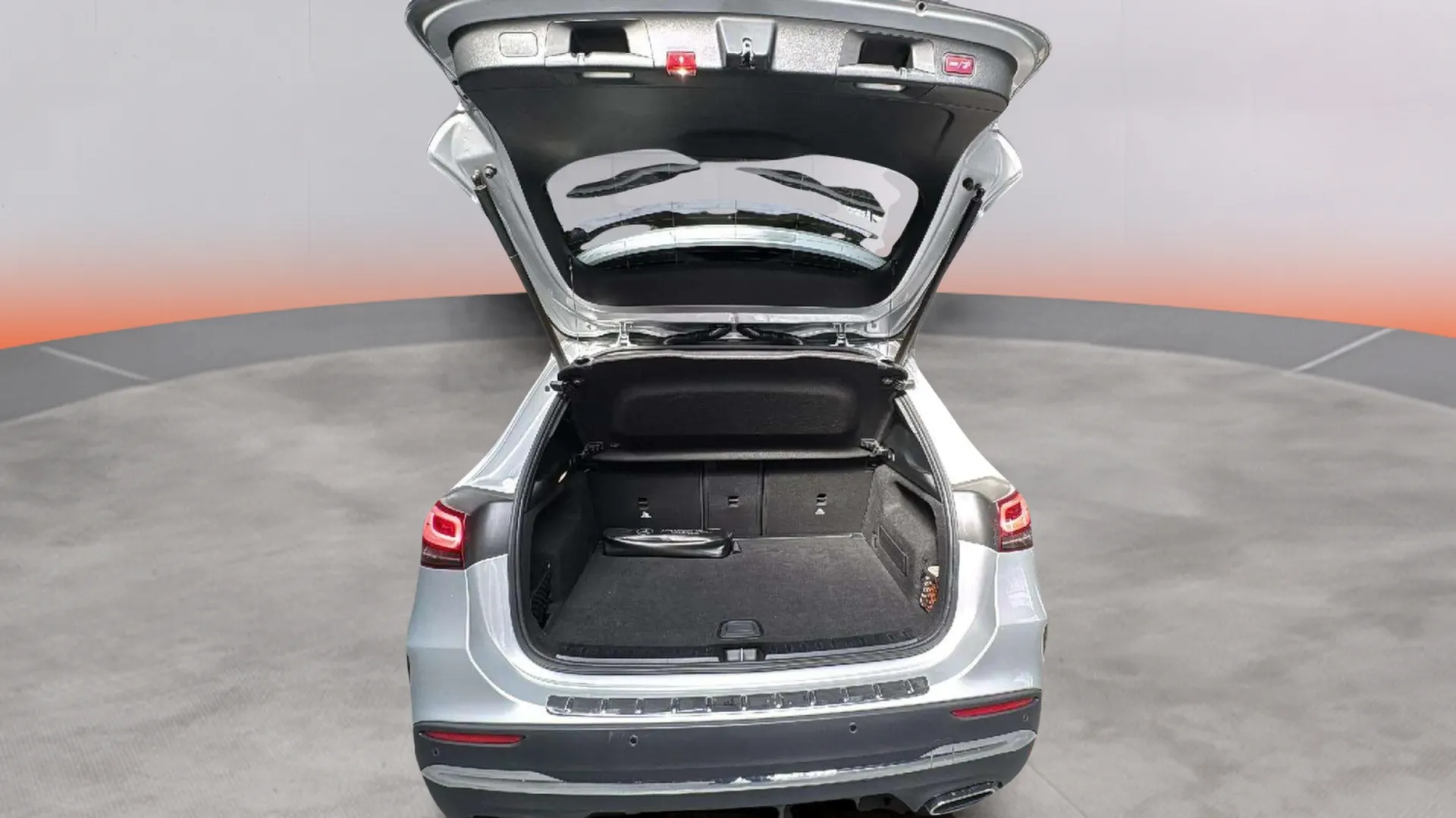 Mercedes-Benz GLA 180 - foto 19