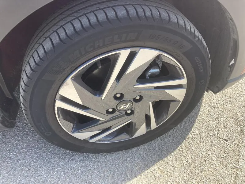 Hyundai Bayon 1.0 T-GDi 48V Maxx - foto 19