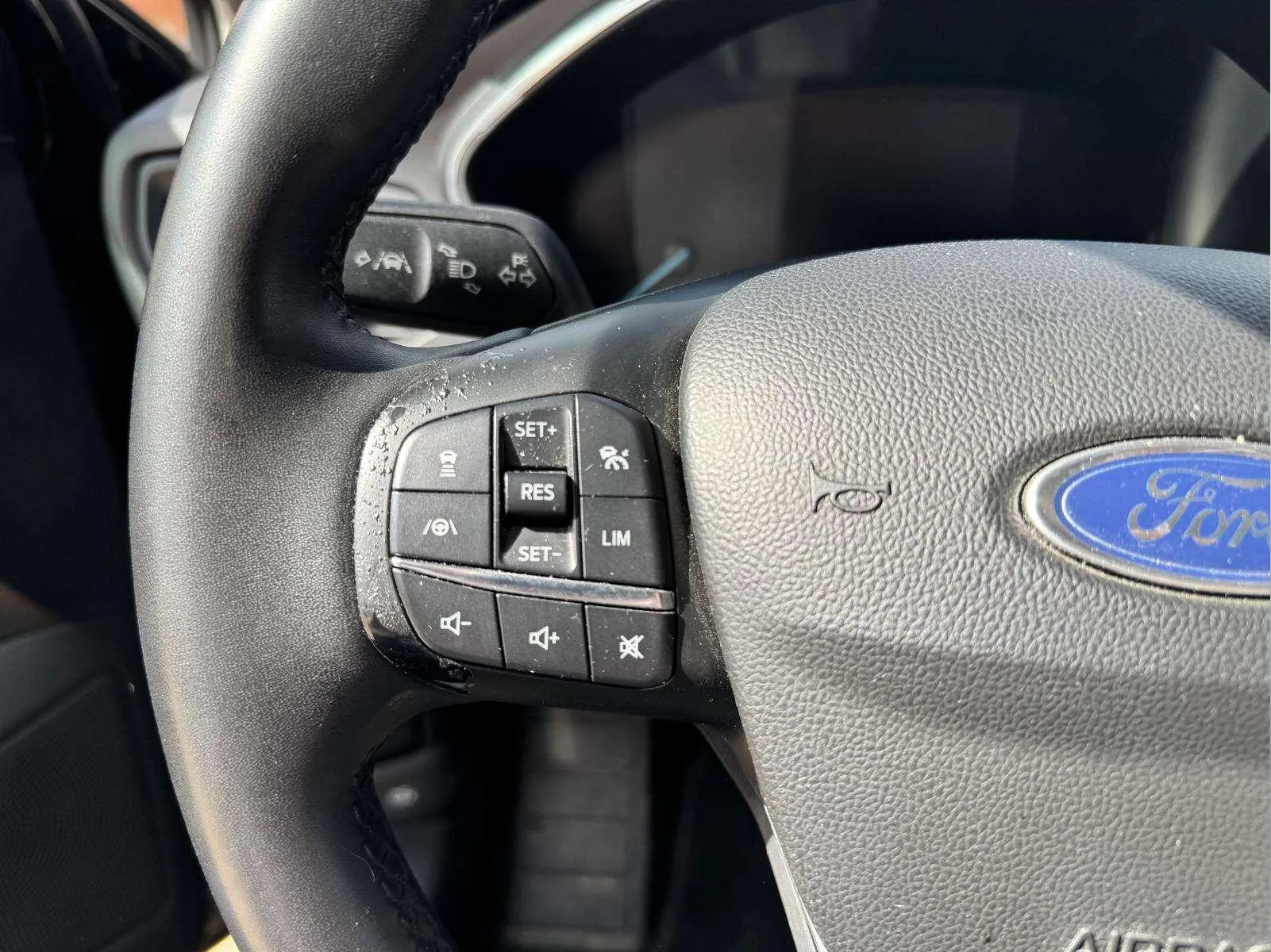 Ford Focus 1.0 EcoBoost MHEV Active - foto 14