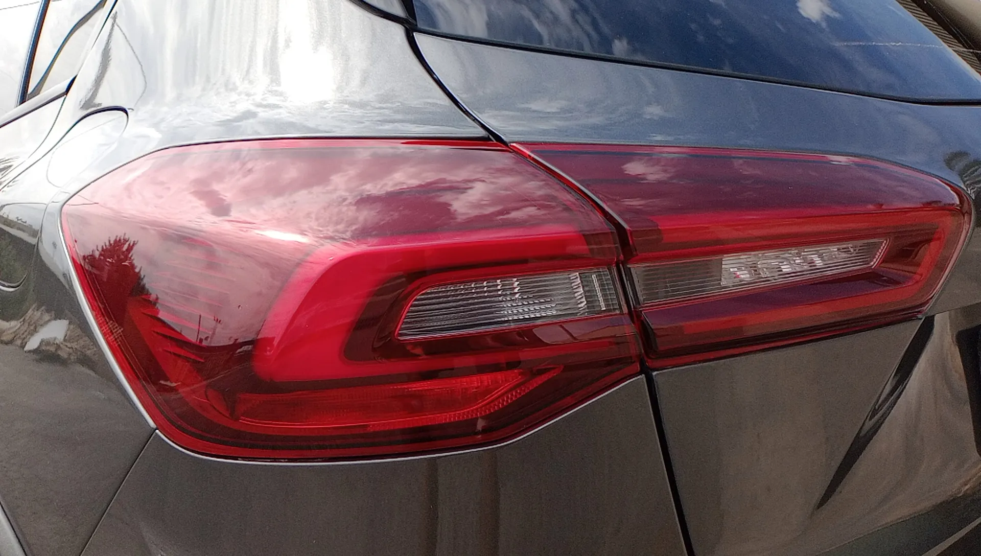 Ford Focus 1.0 EcoBoost MHEV Active - foto 24