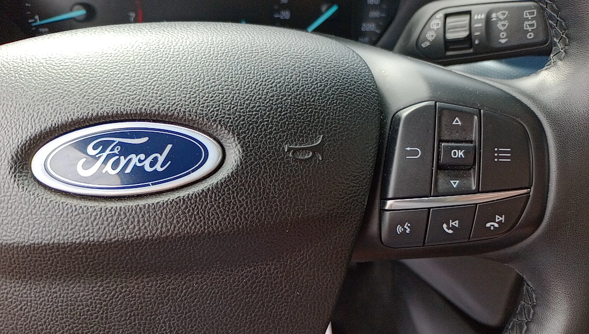 Ford Focus 1.0 EcoBoost MHEV Active - foto 13