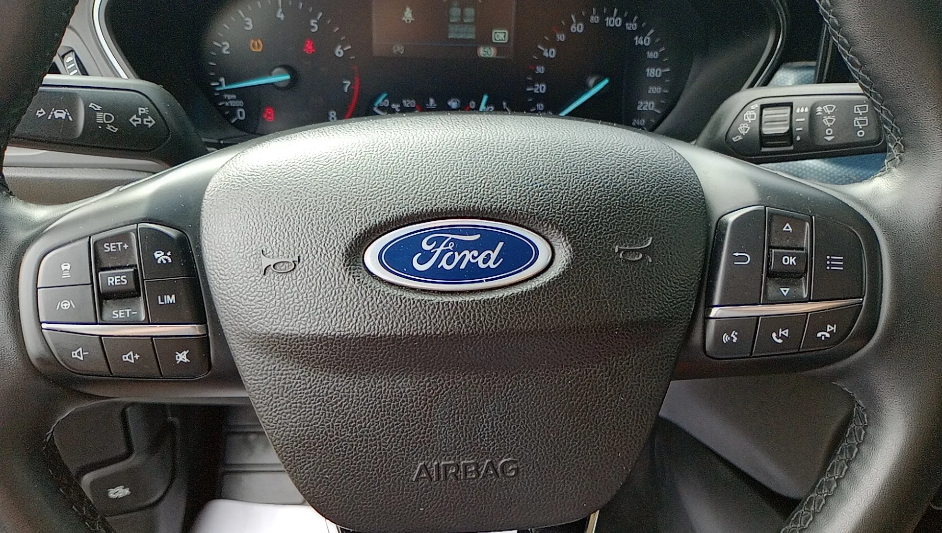 Ford Focus 1.0 EcoBoost MHEV Active - foto 12