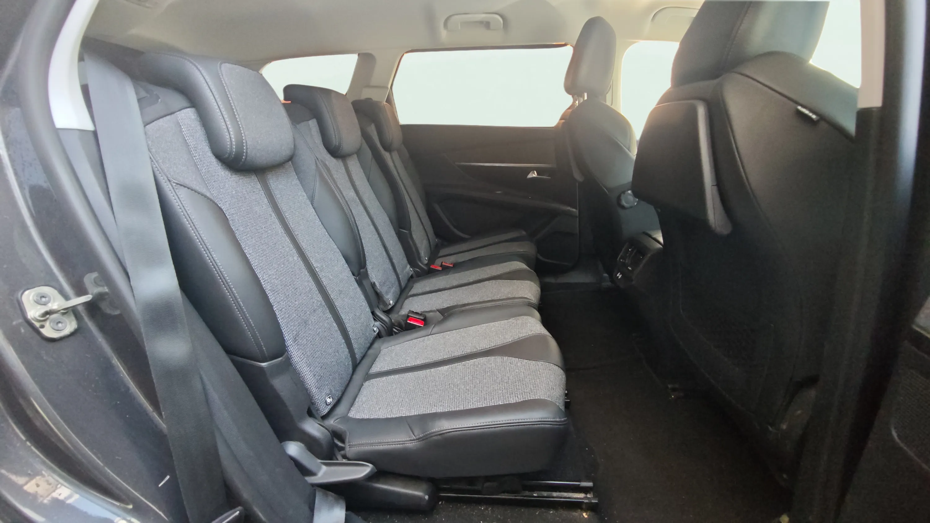 Peugeot 5008 Allure BlueHDi EAT8 - foto 22