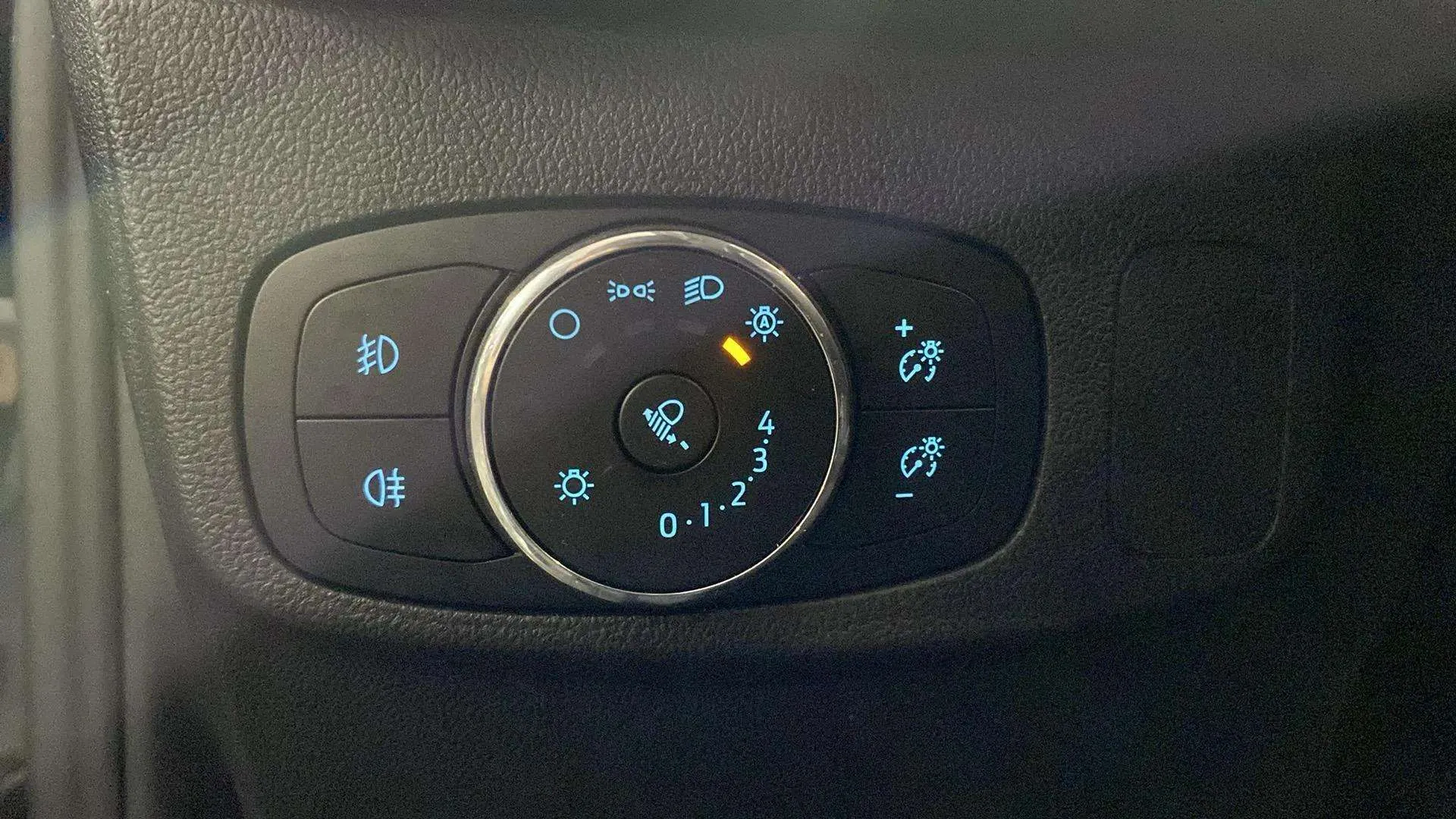 Ford Focus 1.0 EcoBoost MHEV Active Design SIP - foto 16