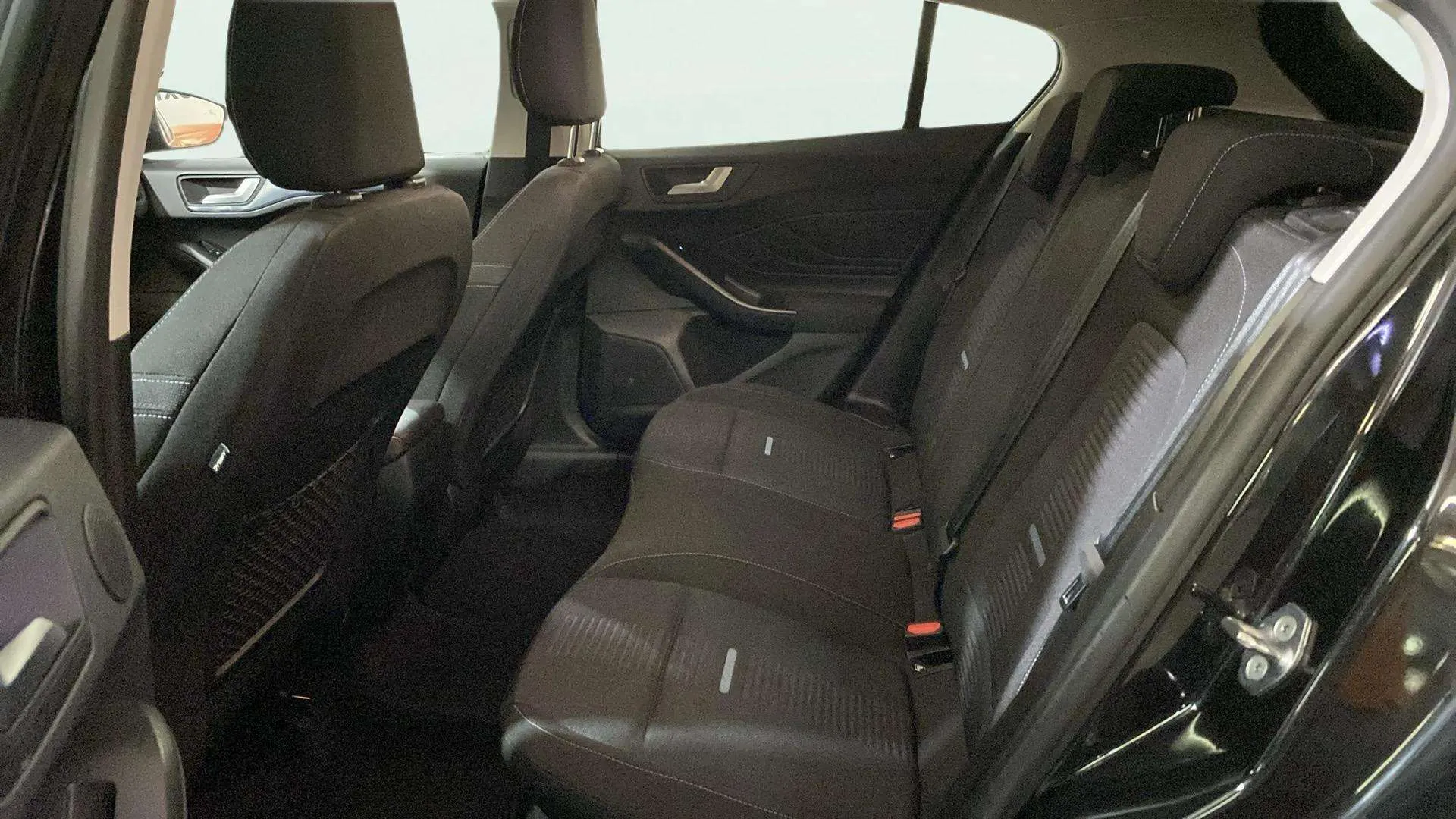 Ford Focus 1.0 EcoBoost MHEV Active Design SIP - foto 8