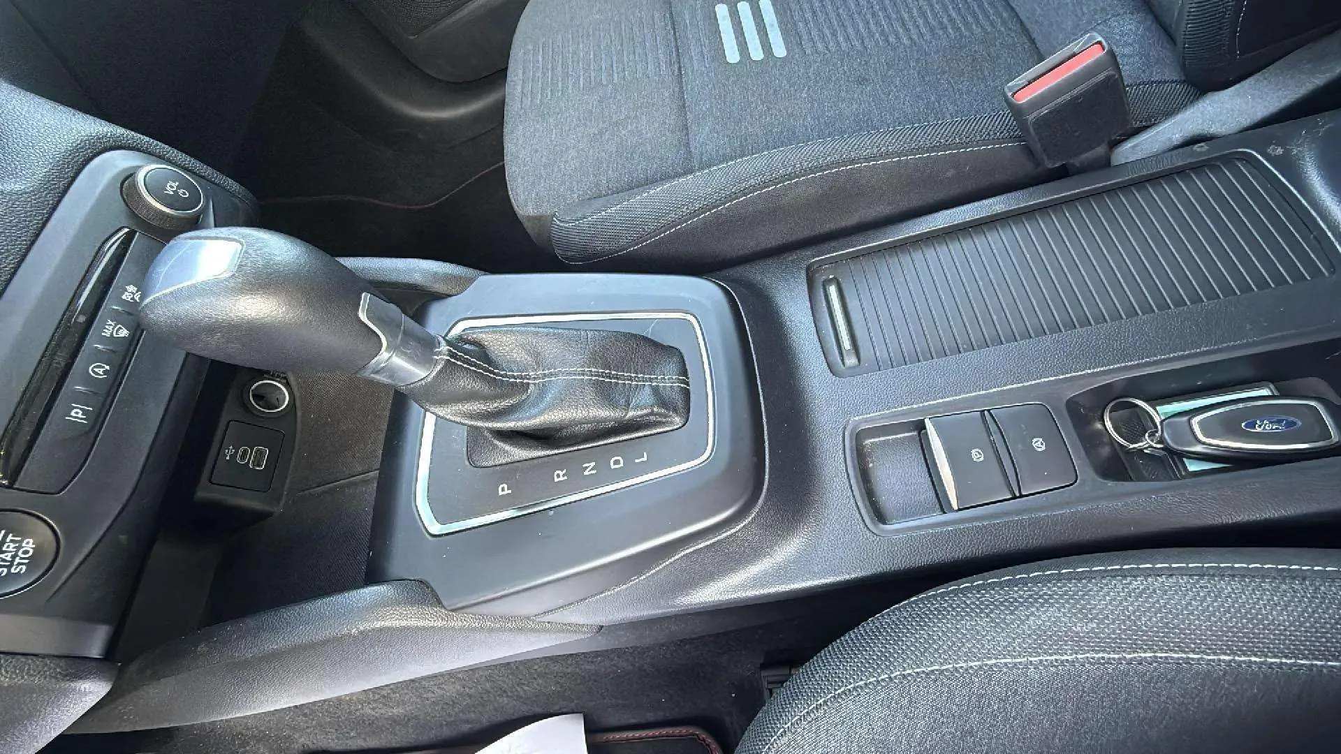 Ford Focus 1.0 EcoBoost MHEV Active - foto 21