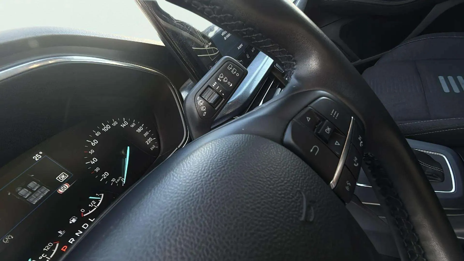 Ford Focus 1.0 EcoBoost MHEV Active - foto 24