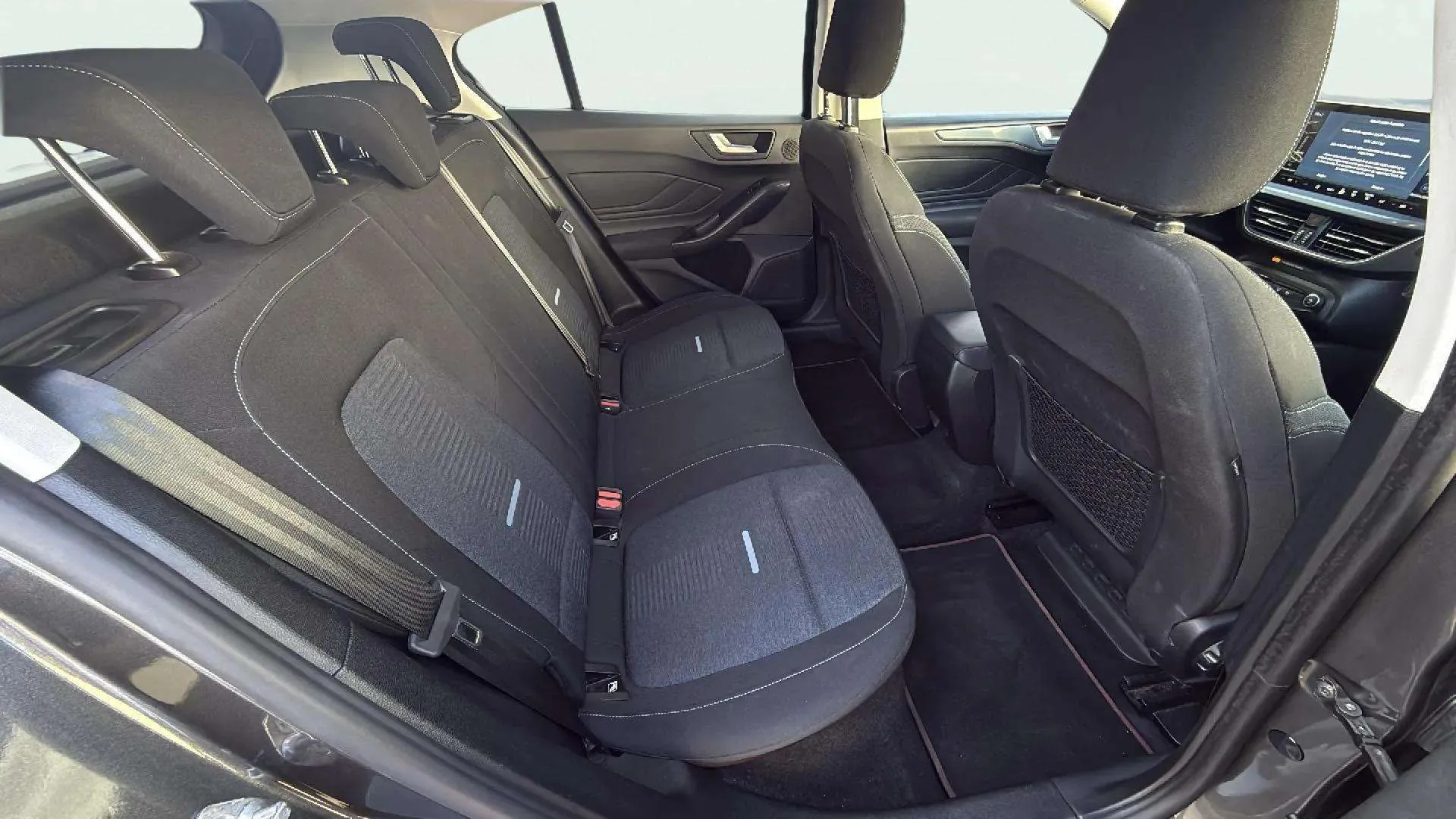 Ford Focus 1.0 EcoBoost MHEV Active - foto 27