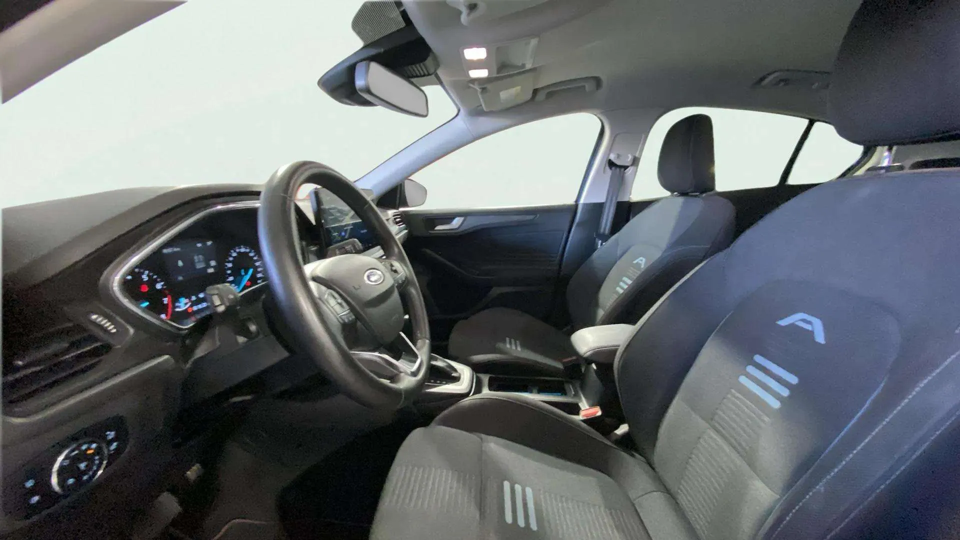 Ford Focus 1.0 EcoBoost MHEV Active - foto 13