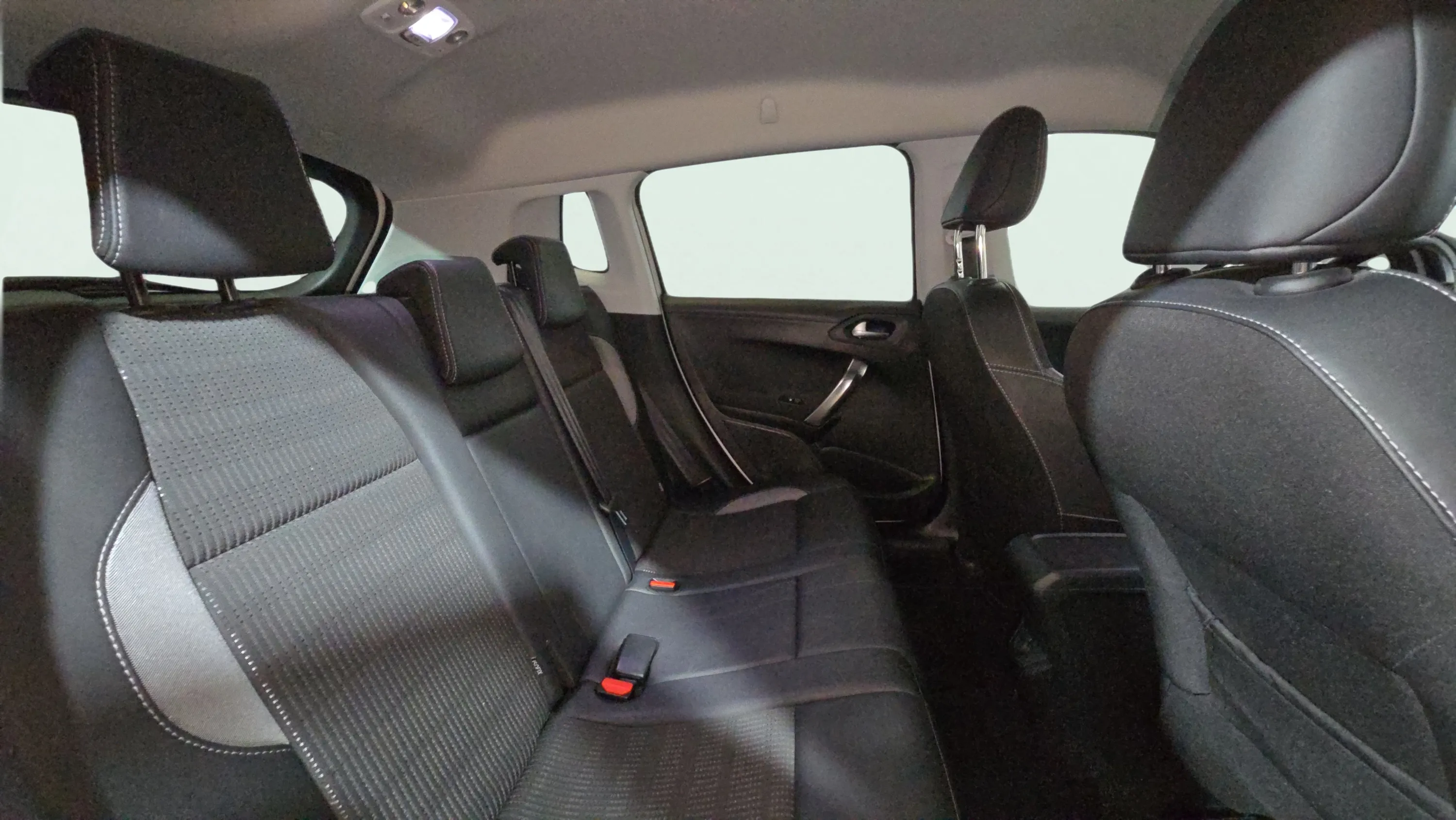 Peugeot 2008 Allure 1.2 PureTech - foto 20