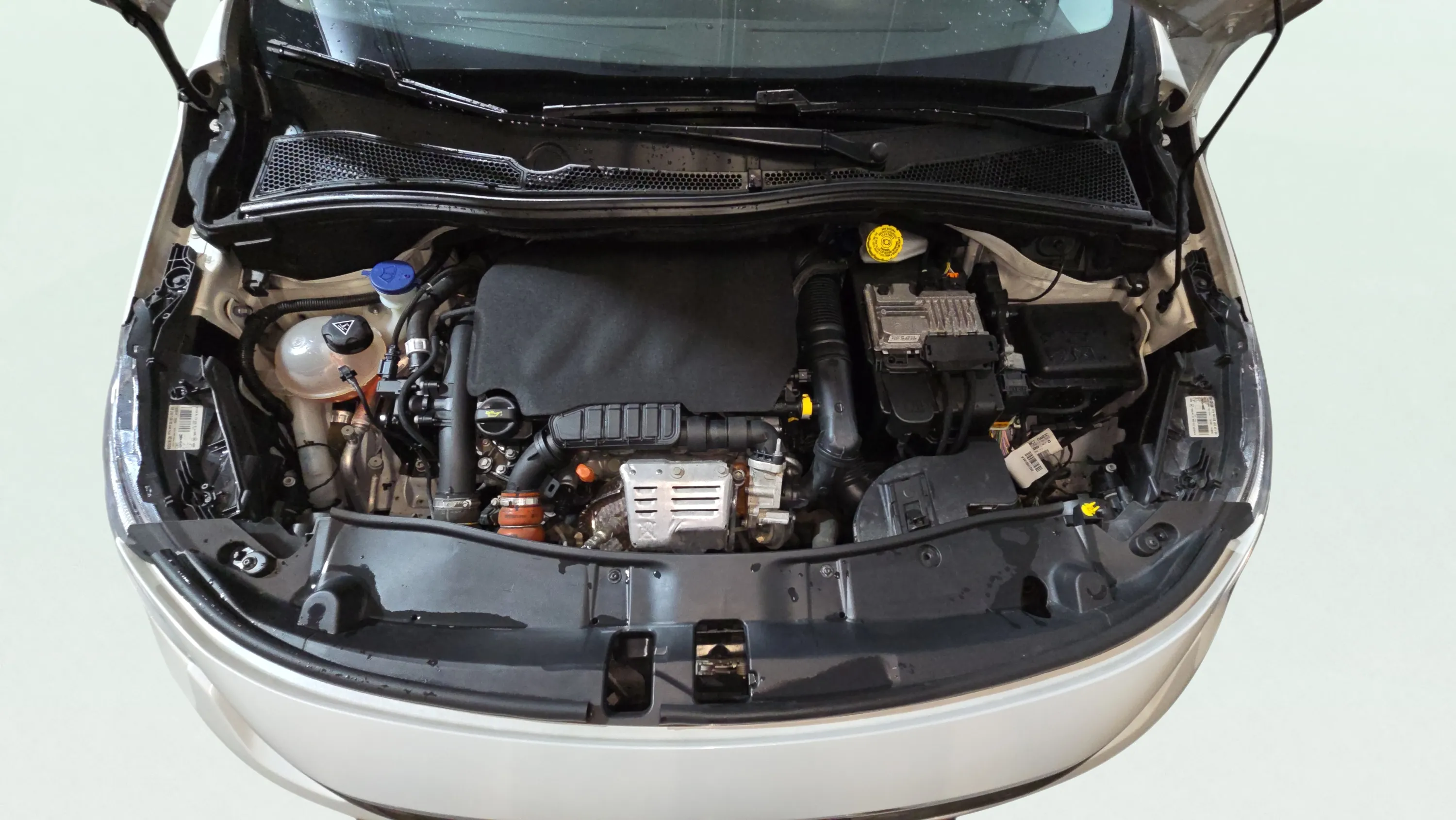 Peugeot 2008 Allure 1.2 PureTech - foto 22