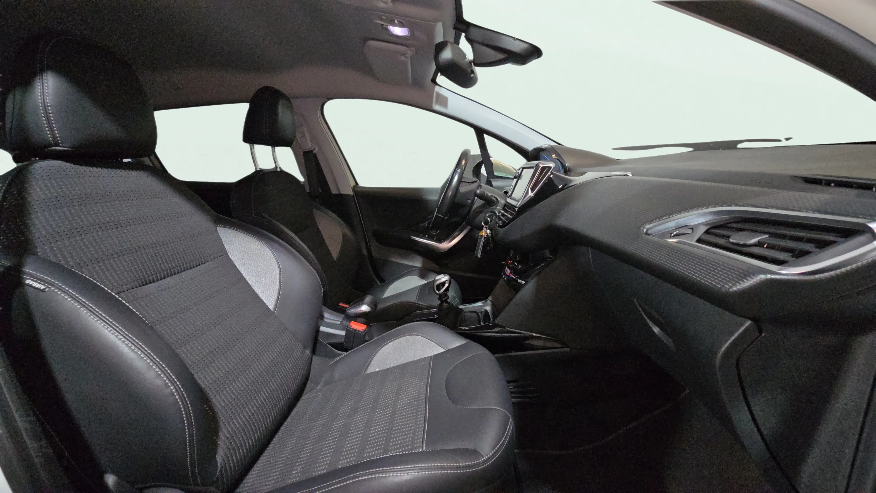 Peugeot 2008 Allure 1.2 PureTech - foto 18