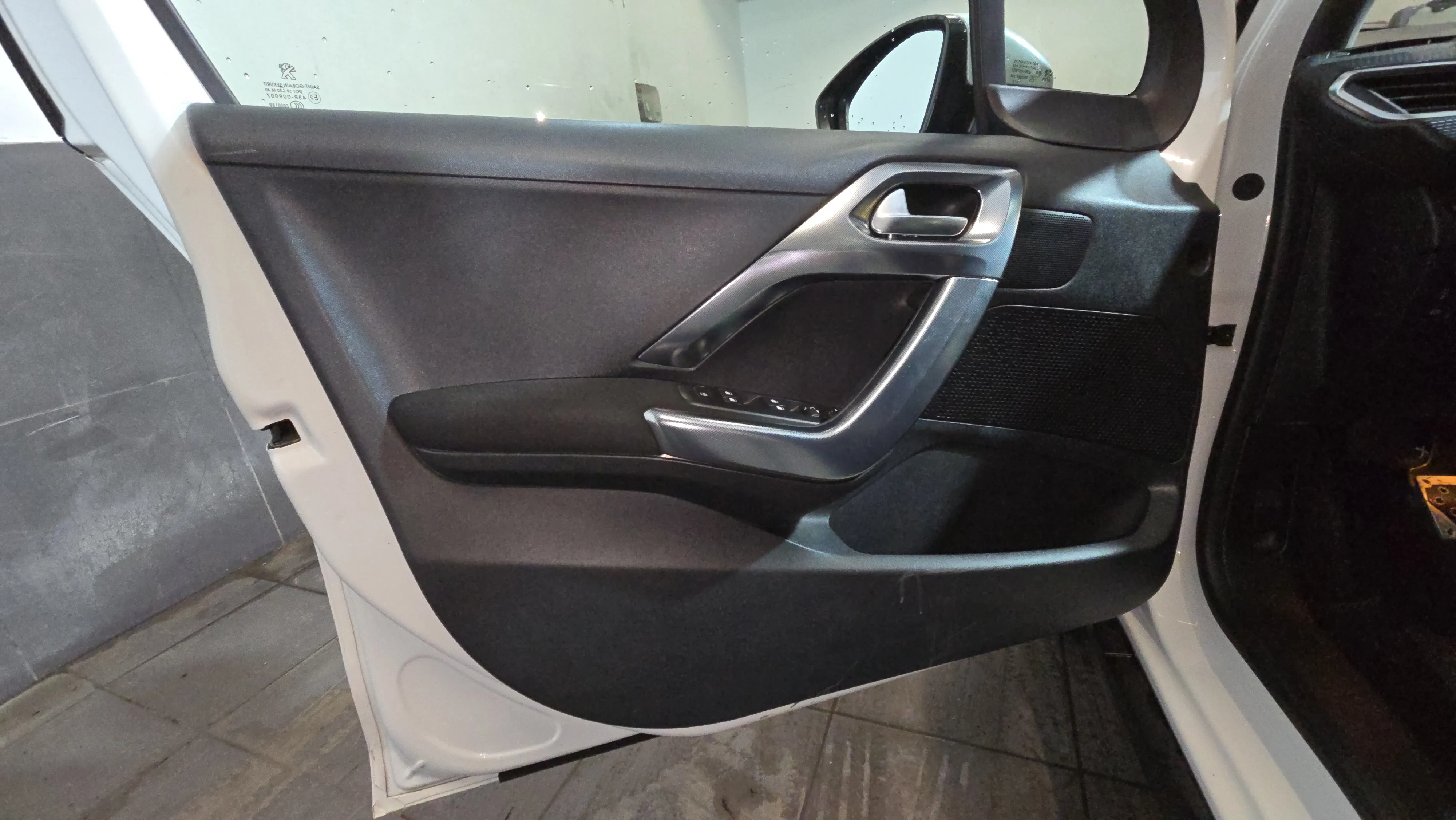 Peugeot 2008 Allure 1.2 PureTech - foto 17