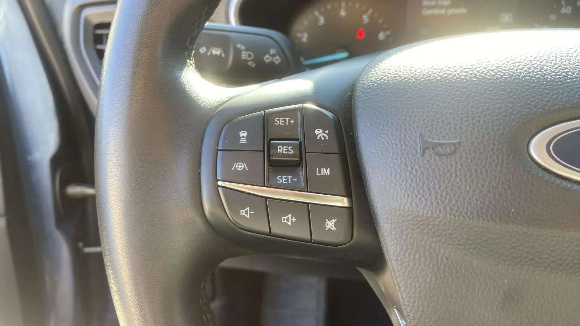 Ford Focus 1.0 EcoBoost MHEV Active - foto 14