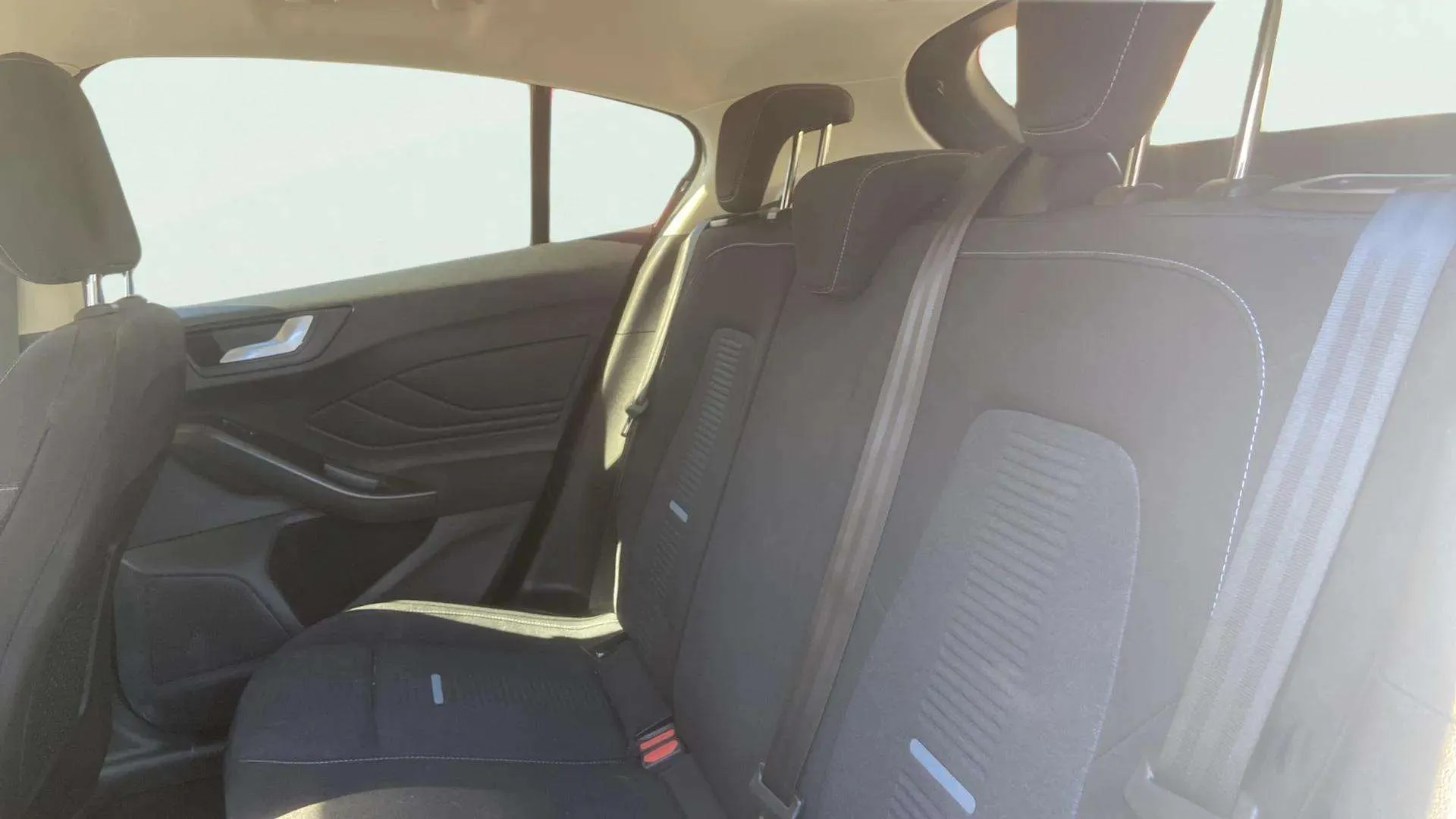 Ford Focus 1.0 EcoBoost MHEV Active - foto 23