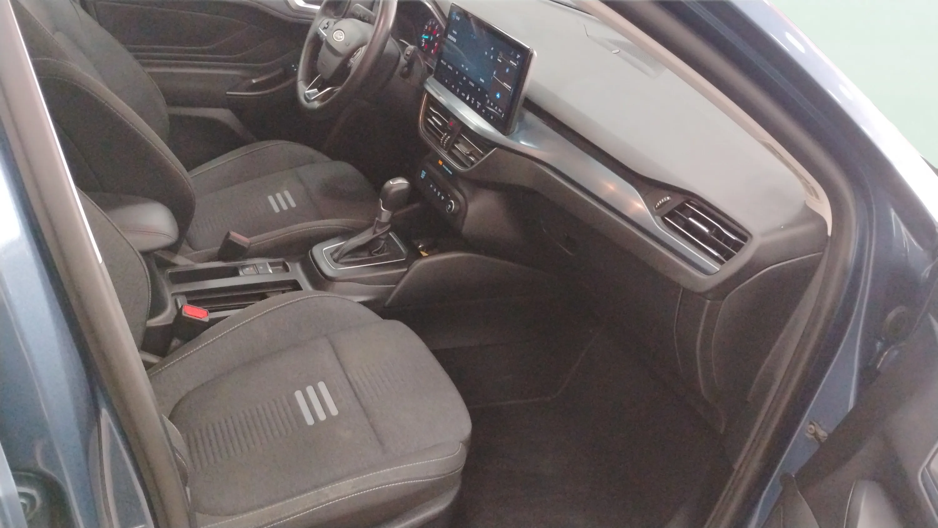 Ford Focus 1.0 EcoBoost MHEV Active - foto 11