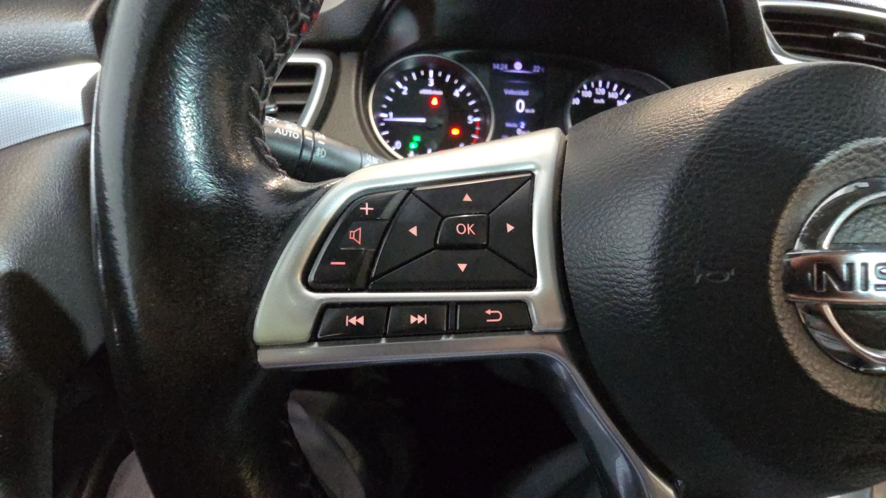 Nissan Qashqai dCi E6D N-Connecta - foto 12