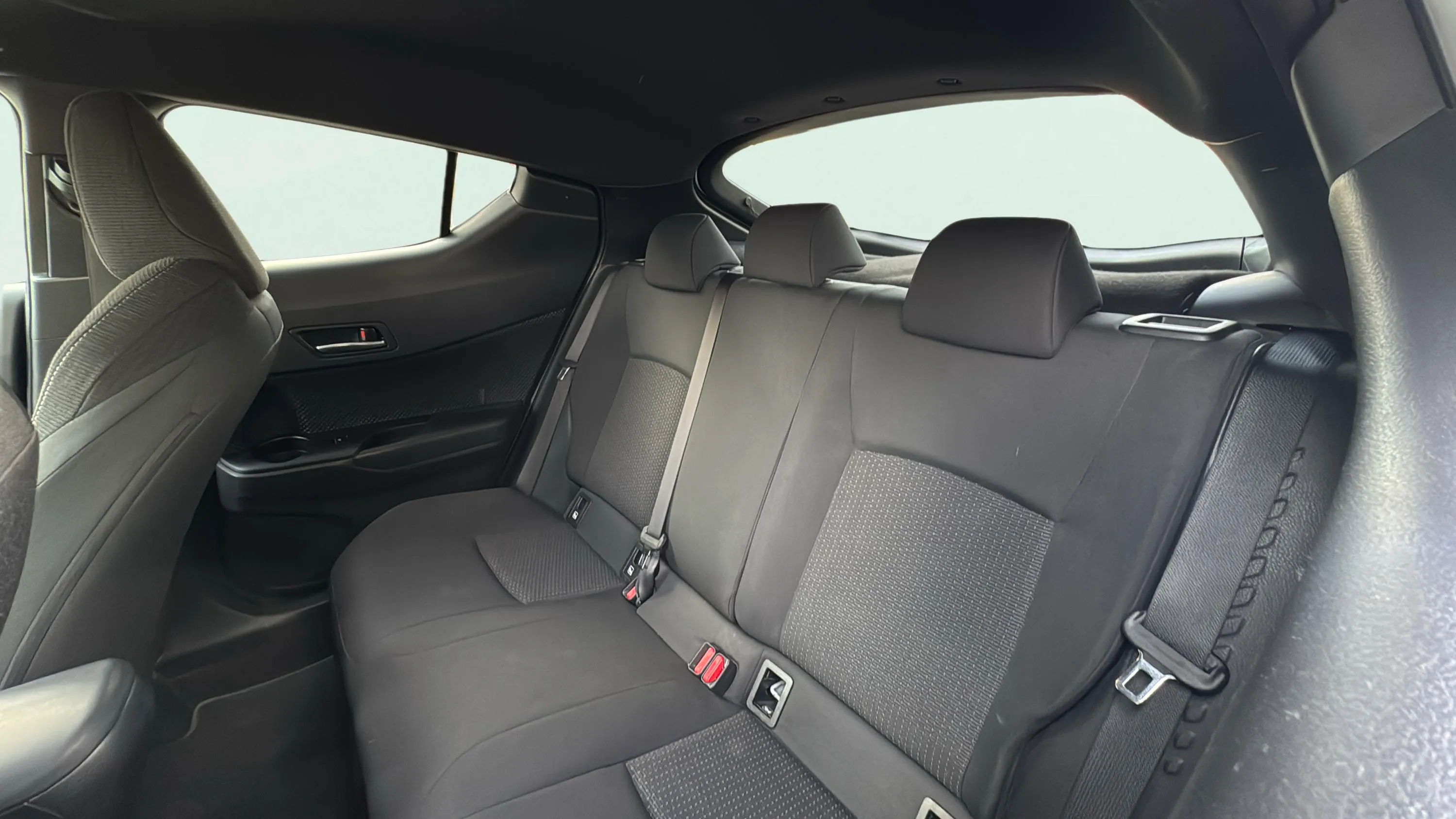 Toyota C-HR 1.8 125H Advance - foto 17