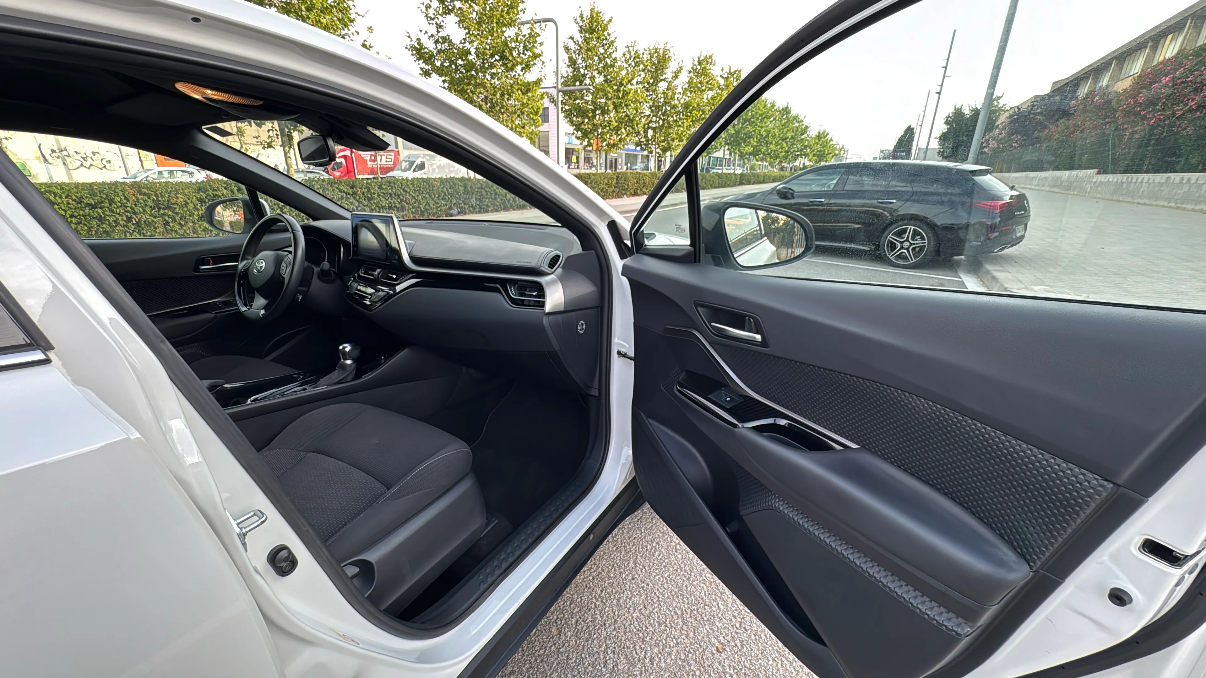 Toyota C-HR 1.8 125H Advance - foto 11