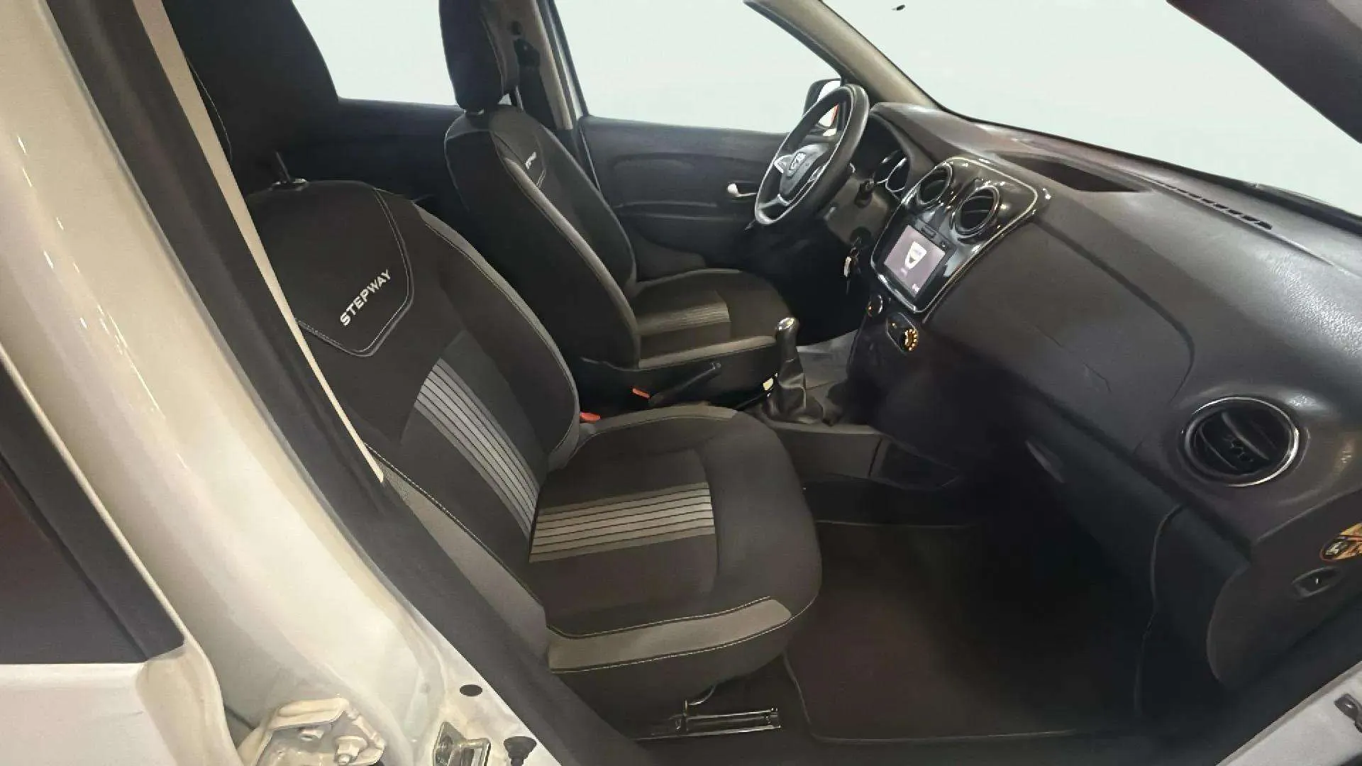 Dacia Sandero Comfort TCe 18 - foto 13