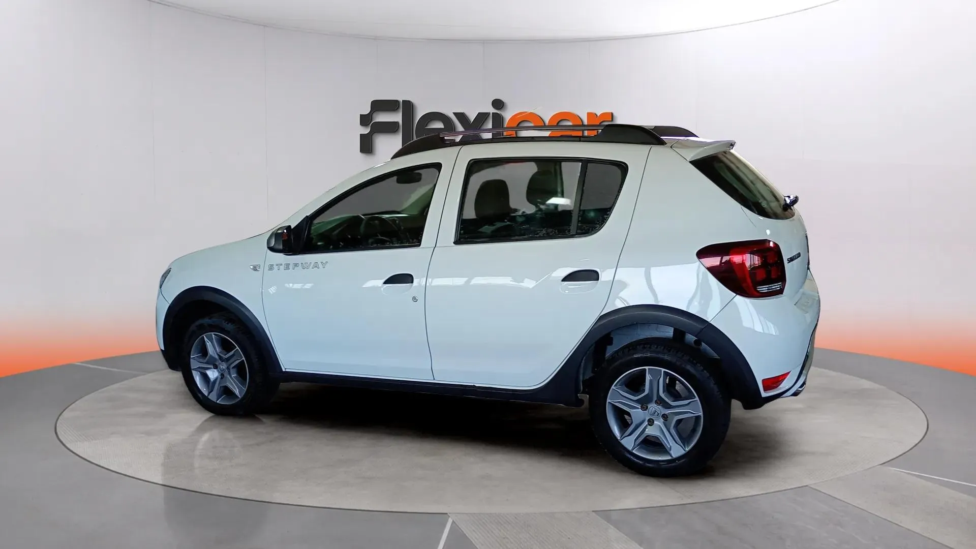 Dacia Sandero Stepway Essential TCe - foto 7