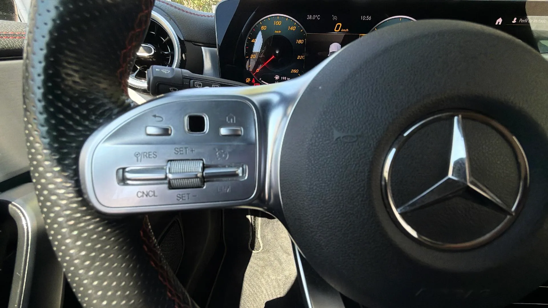 Mercedes-Benz CLA 200 D DCT Shooting Brake - foto 15