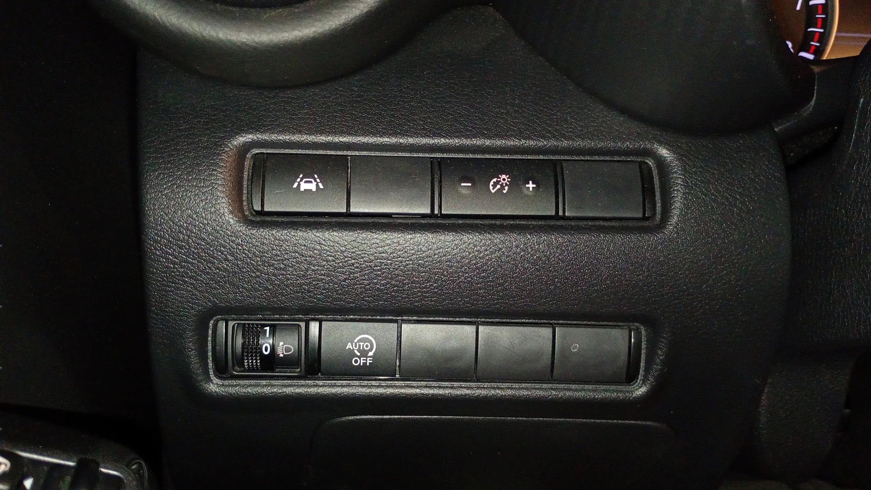 Nissan Juke DIG-T DCT Tekna - foto 23