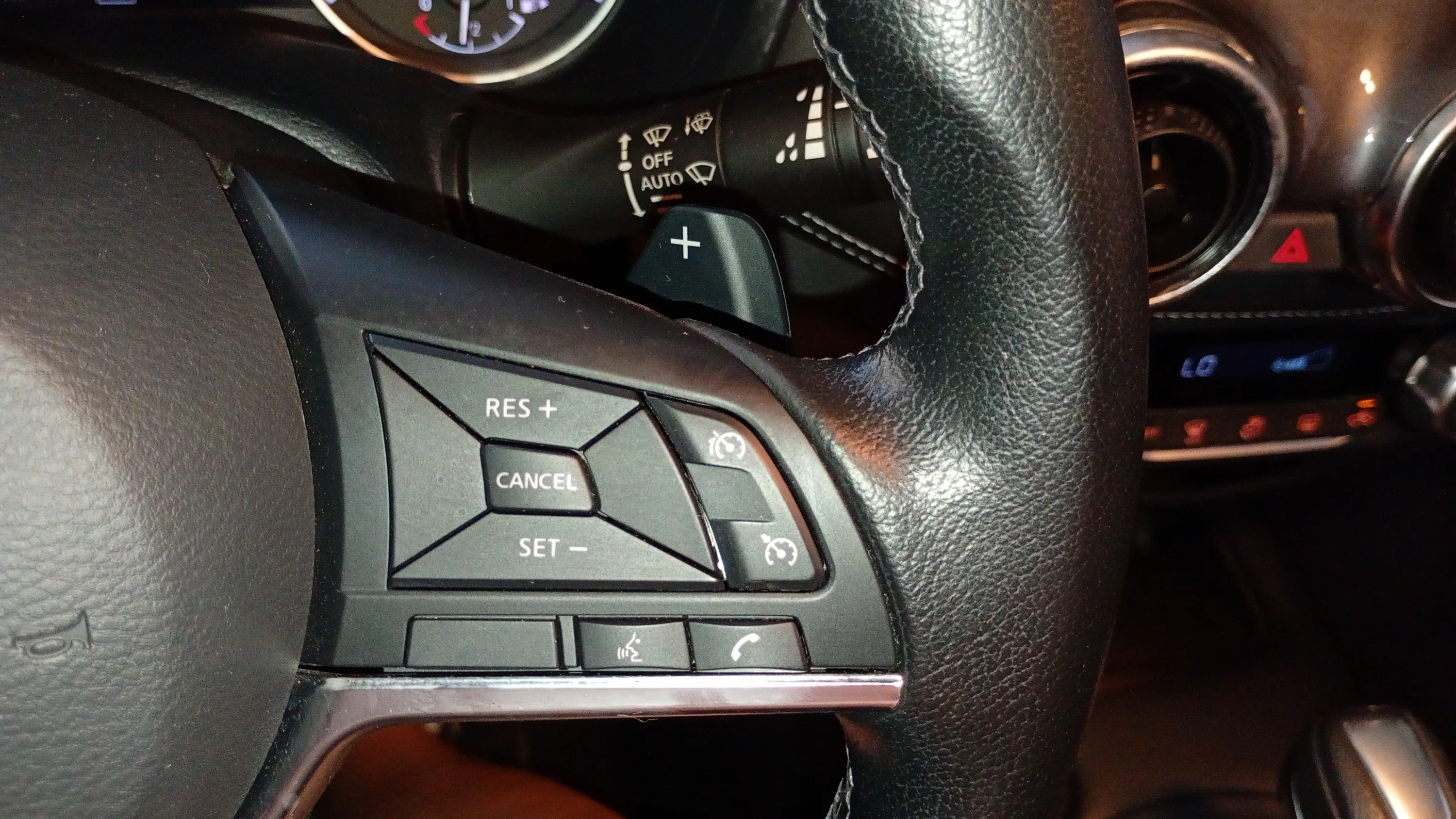 Nissan Juke DIG-T DCT Tekna - foto 12