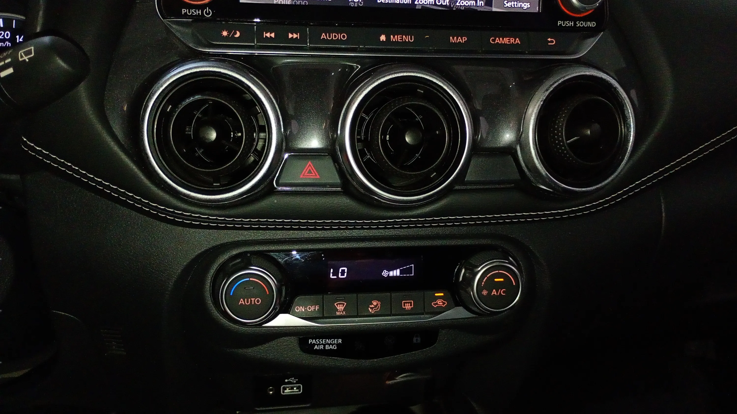 Nissan Juke DIG-T DCT Tekna - foto 16