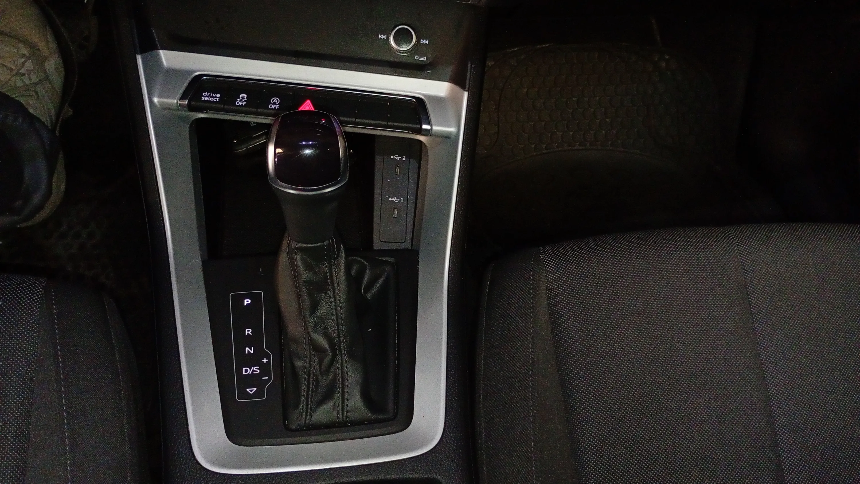 Audi Q3 35 TDI quattro - foto 20