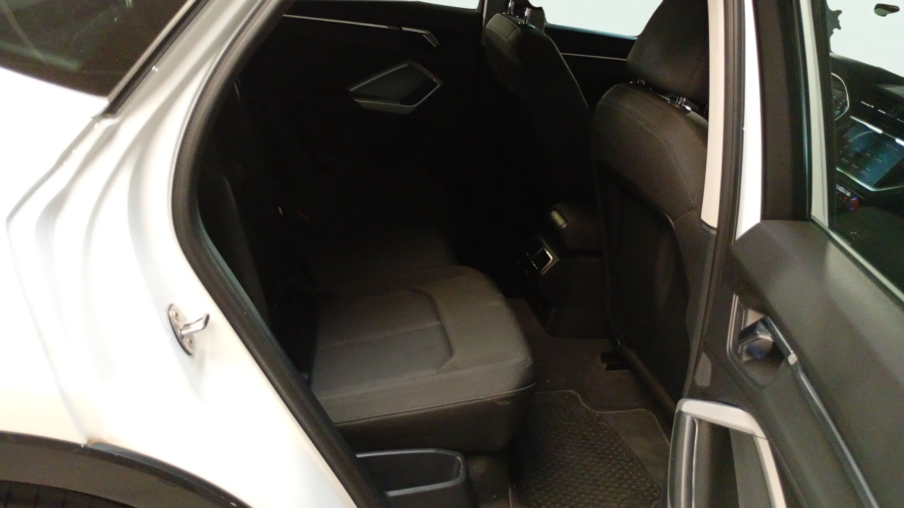 Audi Q3 35 TDI quattro - foto 23
