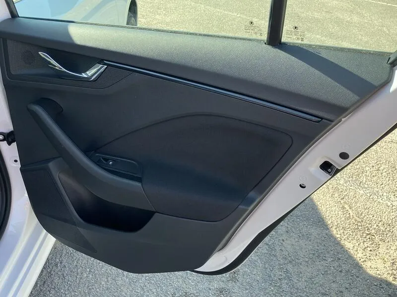 Škoda Kamiq 1.0 TSI DSG Ambition - foto 26