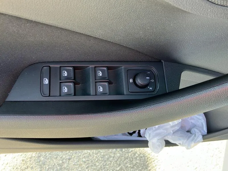 Škoda Kamiq 1.0 TSI DSG Ambition - foto 33