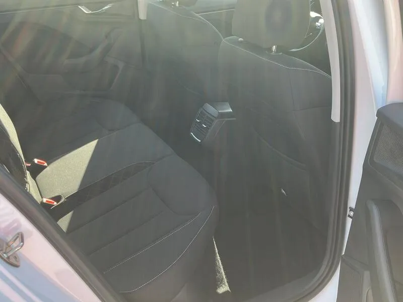 Škoda Kamiq 1.0 TSI DSG Ambition - foto 27