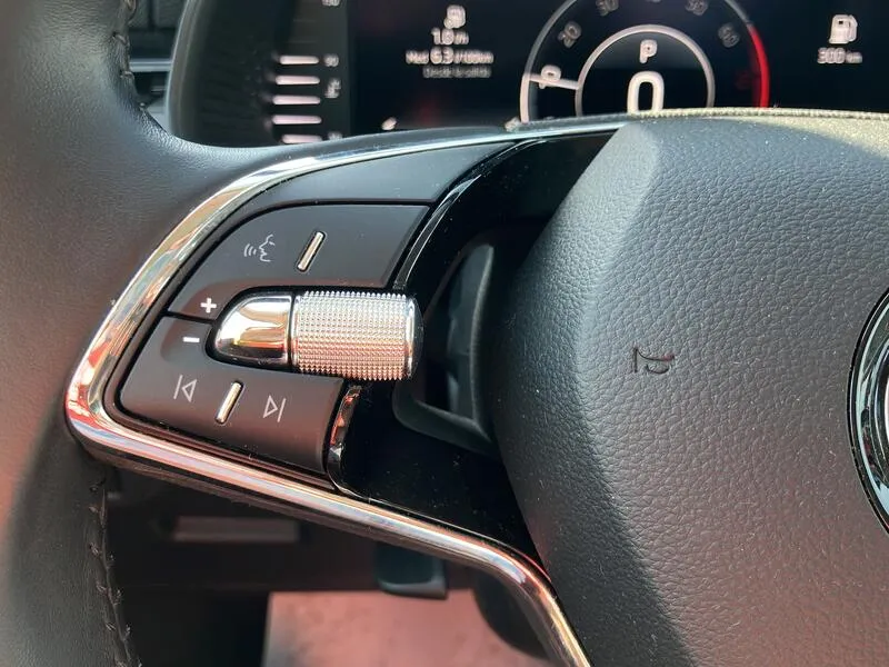 Škoda Kamiq 1.0 TSI DSG Ambition - foto 35