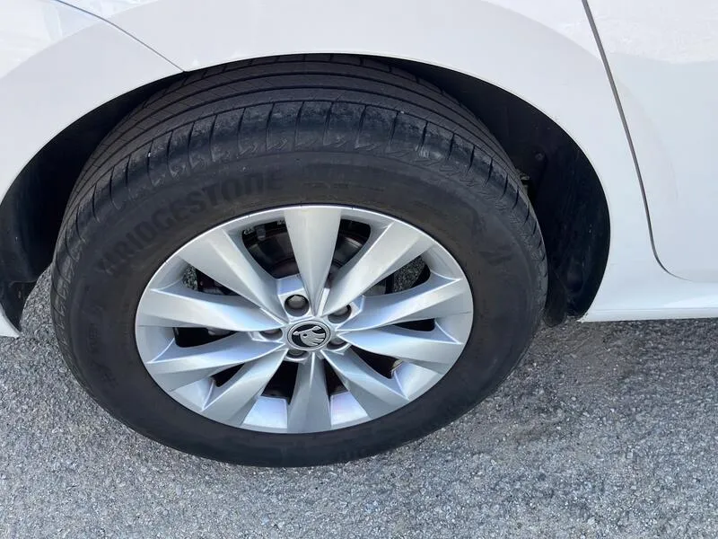 Škoda Kamiq 1.0 TSI DSG Ambition - foto 14