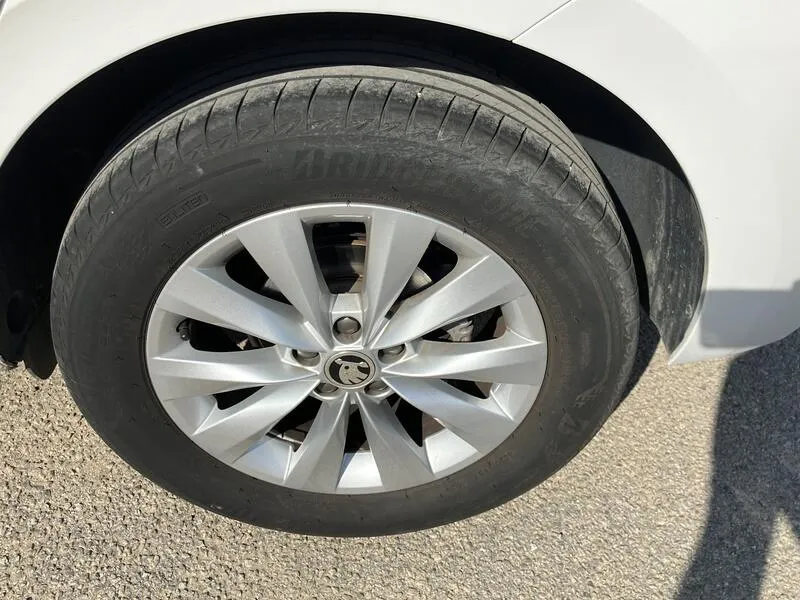 Škoda Kamiq 1.0 TSI DSG Ambition - foto 12