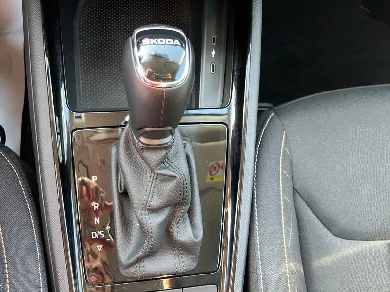 Škoda Kamiq 1.0 TSI DSG Ambition - foto 38