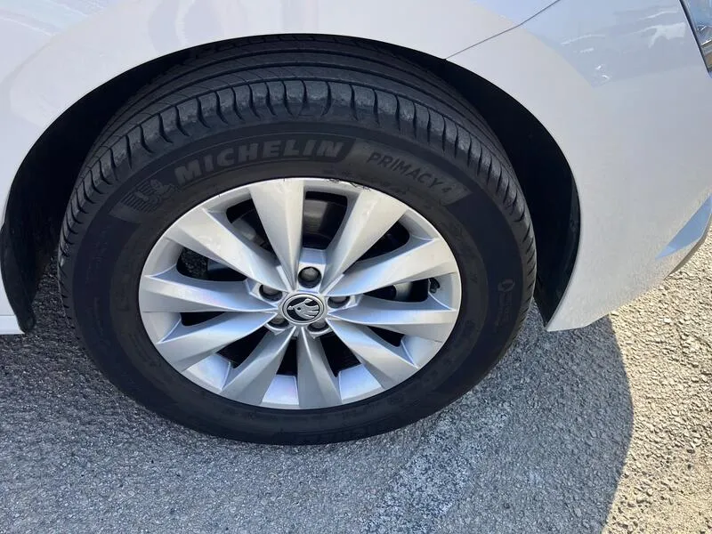 Škoda Kamiq 1.0 TSI DSG Ambition - foto 15