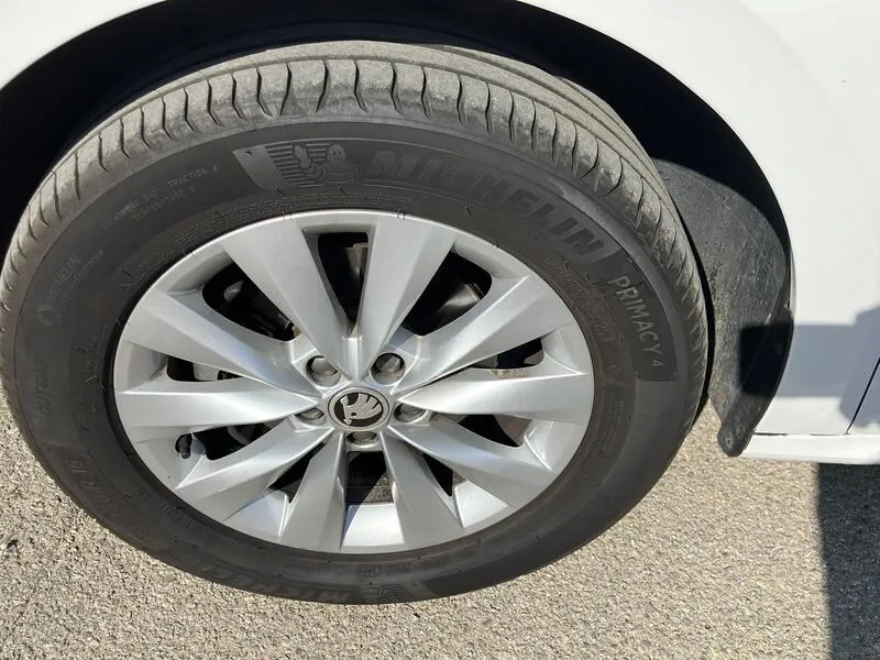 Škoda Kamiq 1.0 TSI DSG Ambition - foto 11