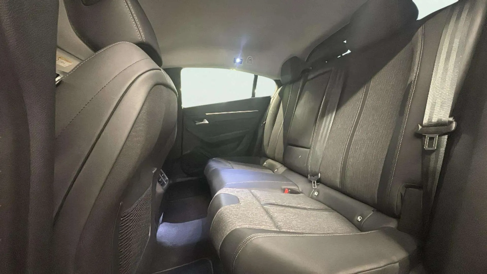 Peugeot 508 Active Pack BlueHDi 130 EAT8 - foto 18