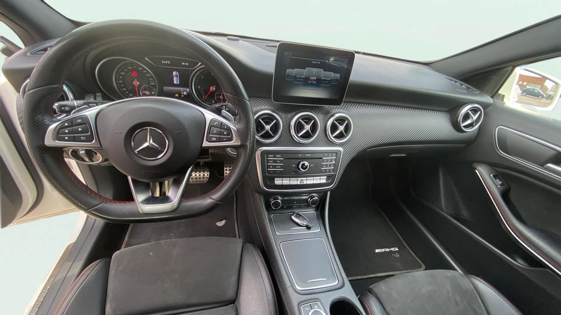 Mercedes-Benz Clase A A 200 d AMG Line - foto 10