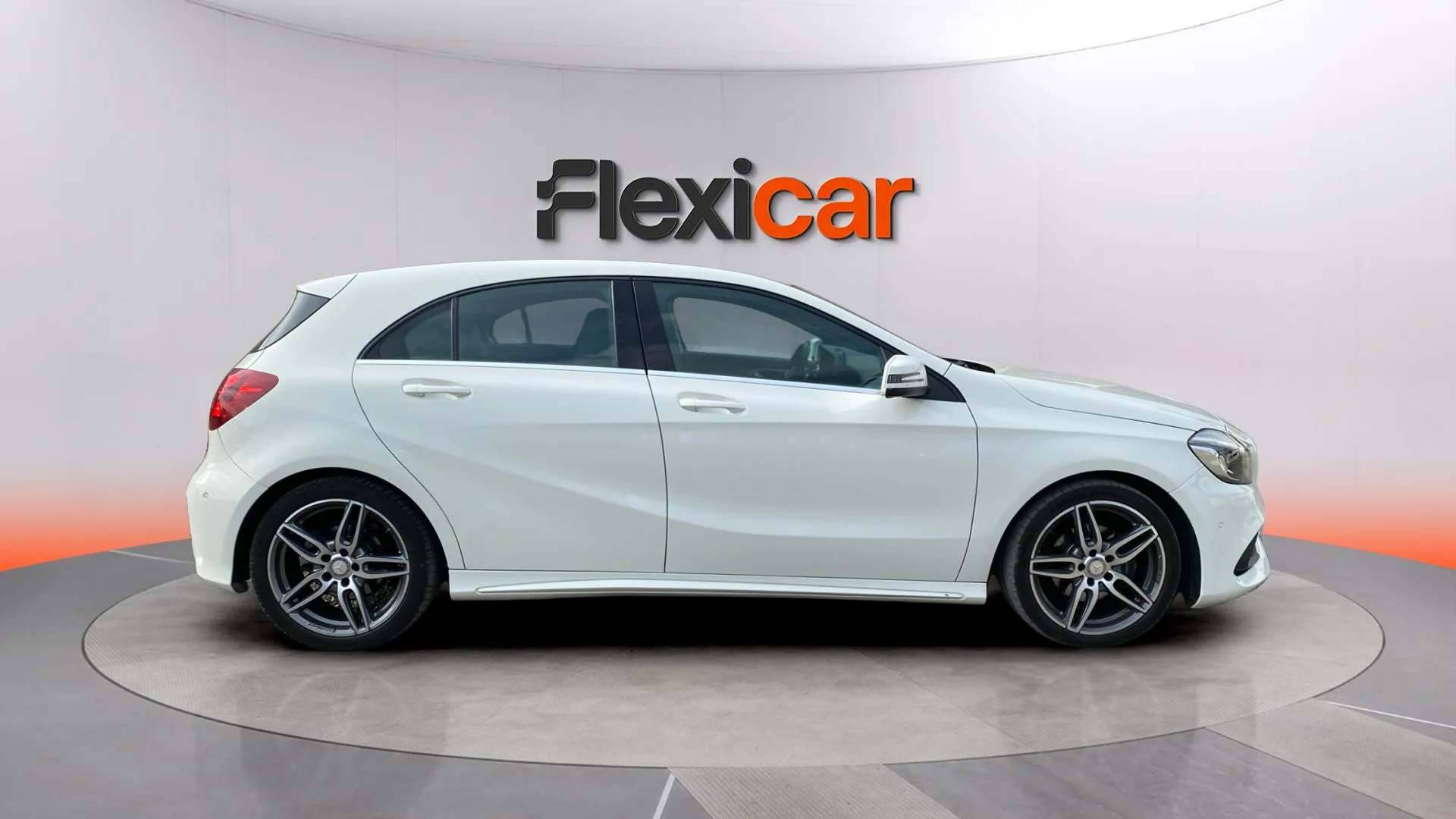 Mercedes-Benz Clase A A 200 d AMG Line - foto 8
