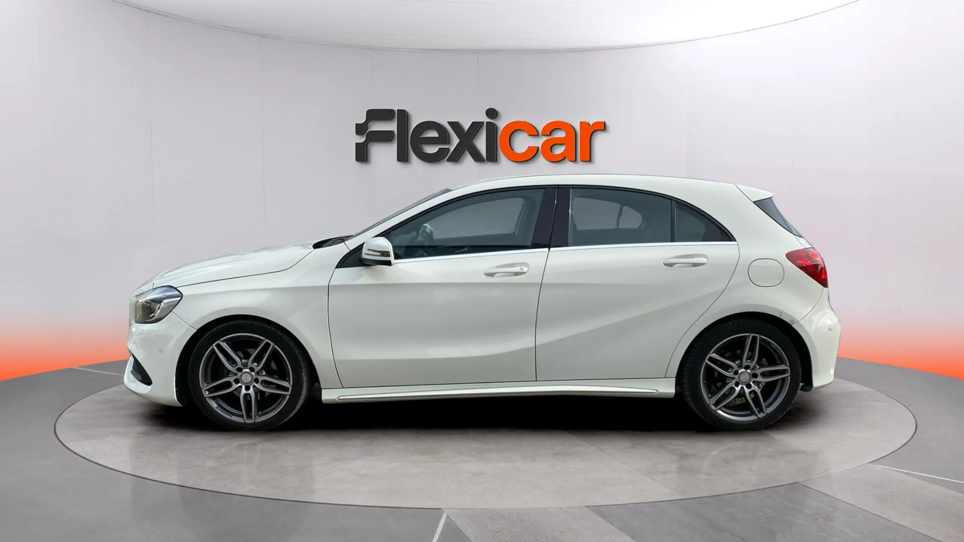 Mercedes-Benz Clase A A 200 d AMG Line - foto 4