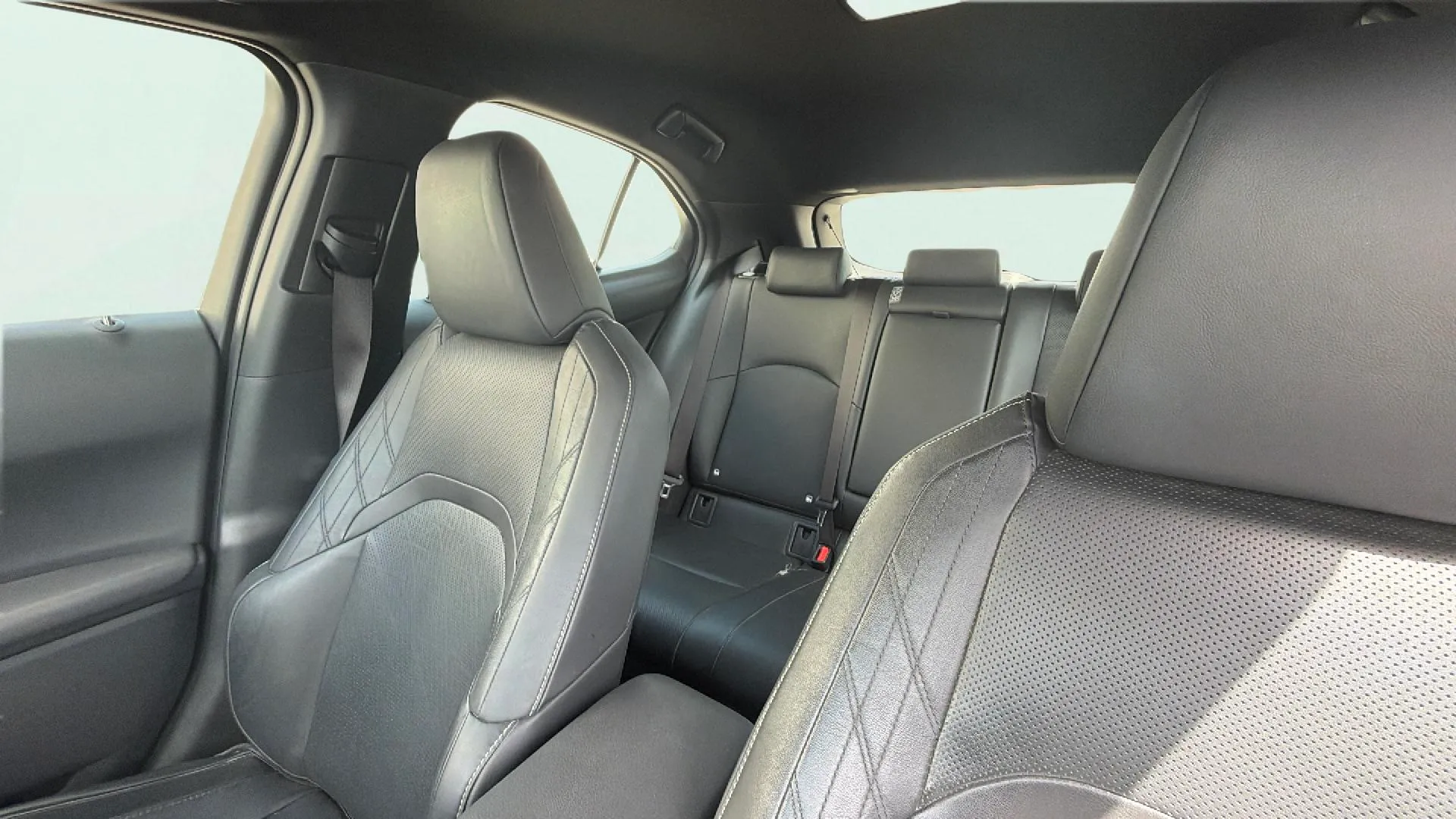 Lexus UX 2.0 250h Business - foto 11