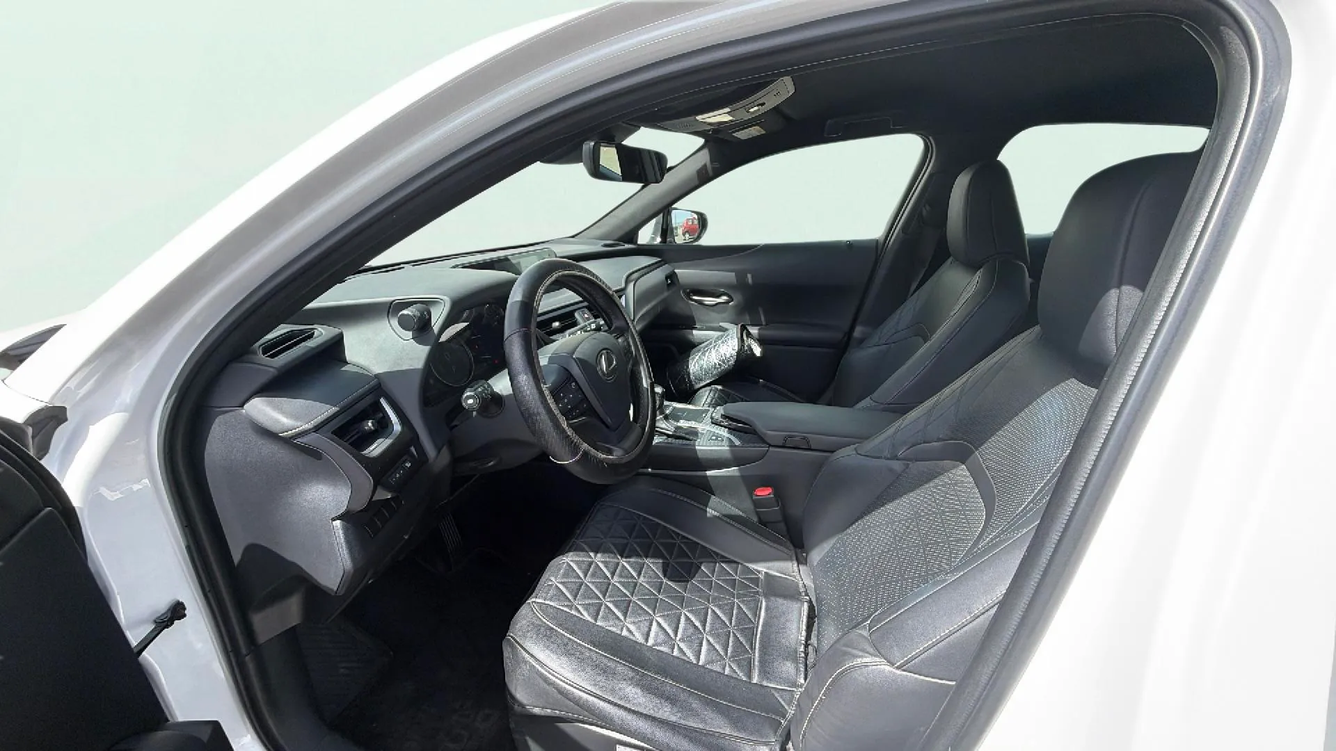 Lexus UX 2.0 250h Business - foto 7